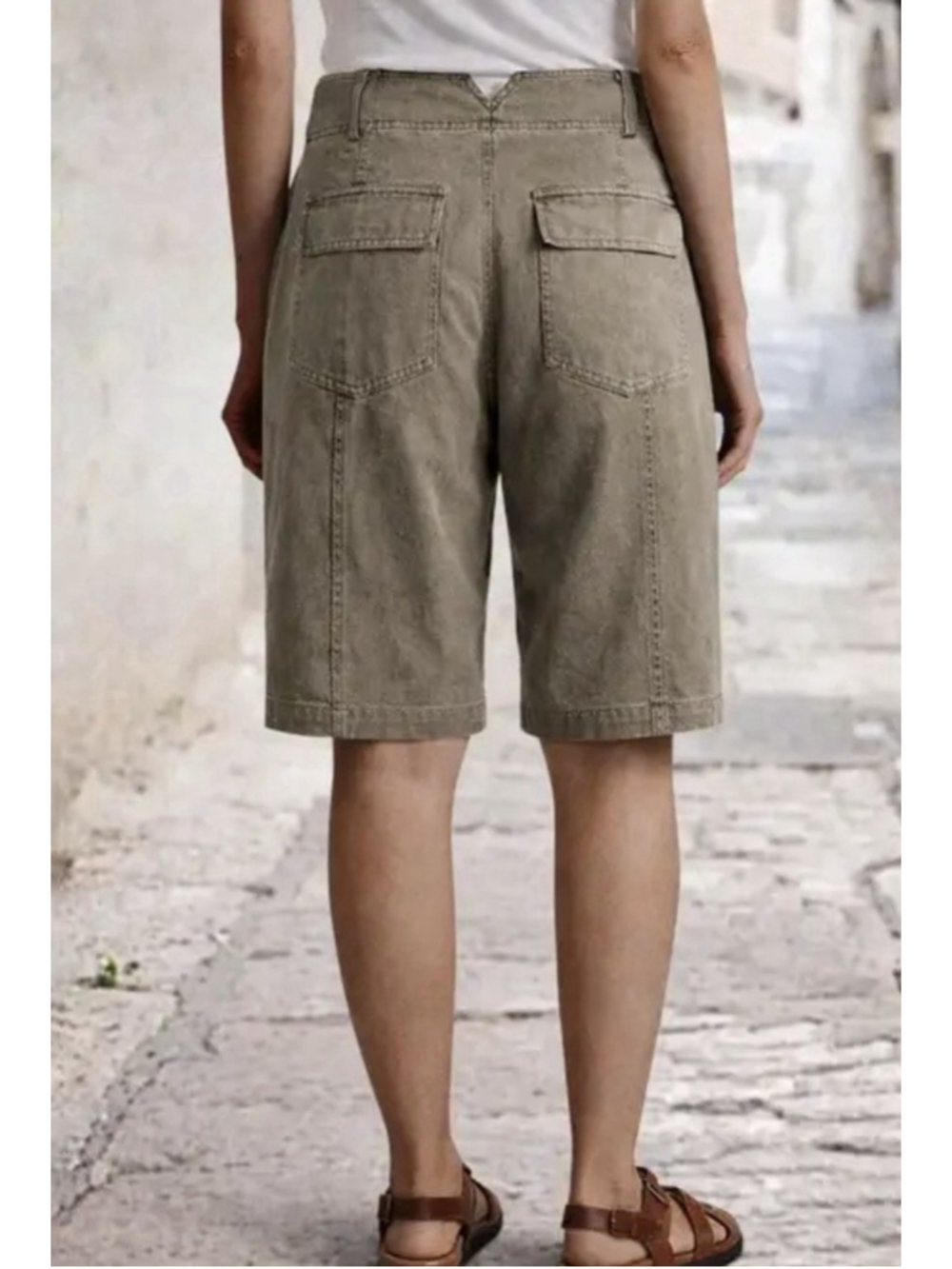 Solid Stitch Detail Mid Waist Bermuda Shorts Without Belt M - Picture 2 of 6